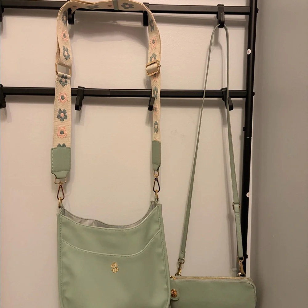 Simply Southern Light Green Satchel Set with Floral Strap - Picture 4 of 5